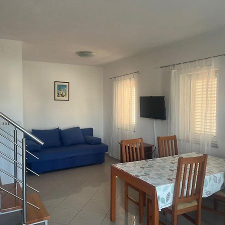 Apartments Iva Povljana Luaran gambar