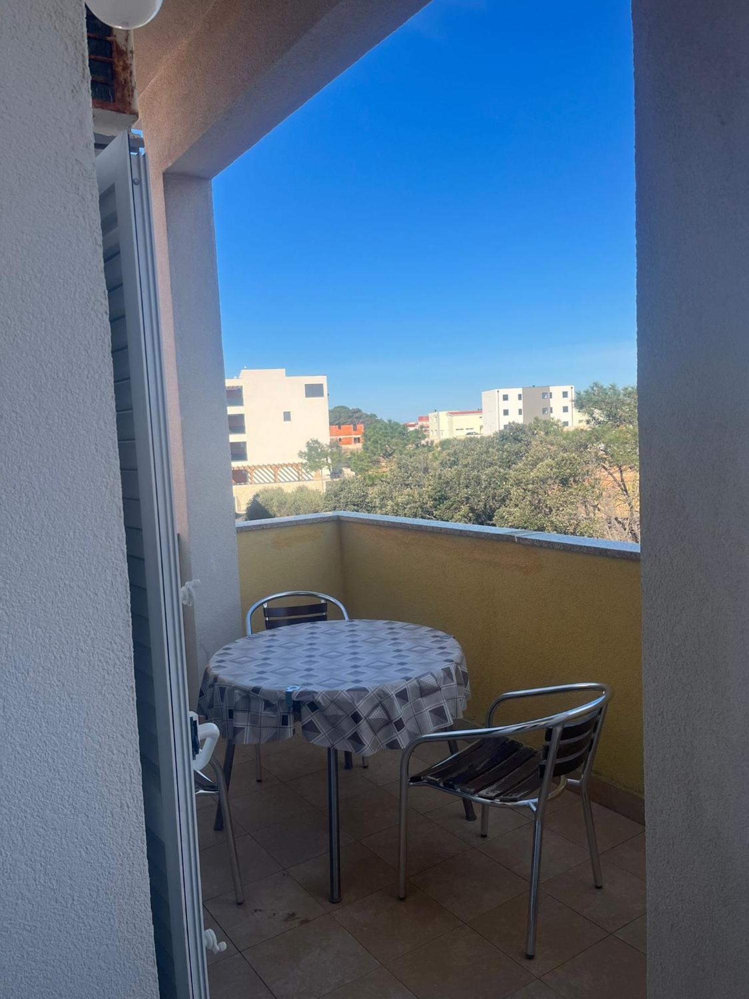 Apartments Iva Povljana Luaran gambar