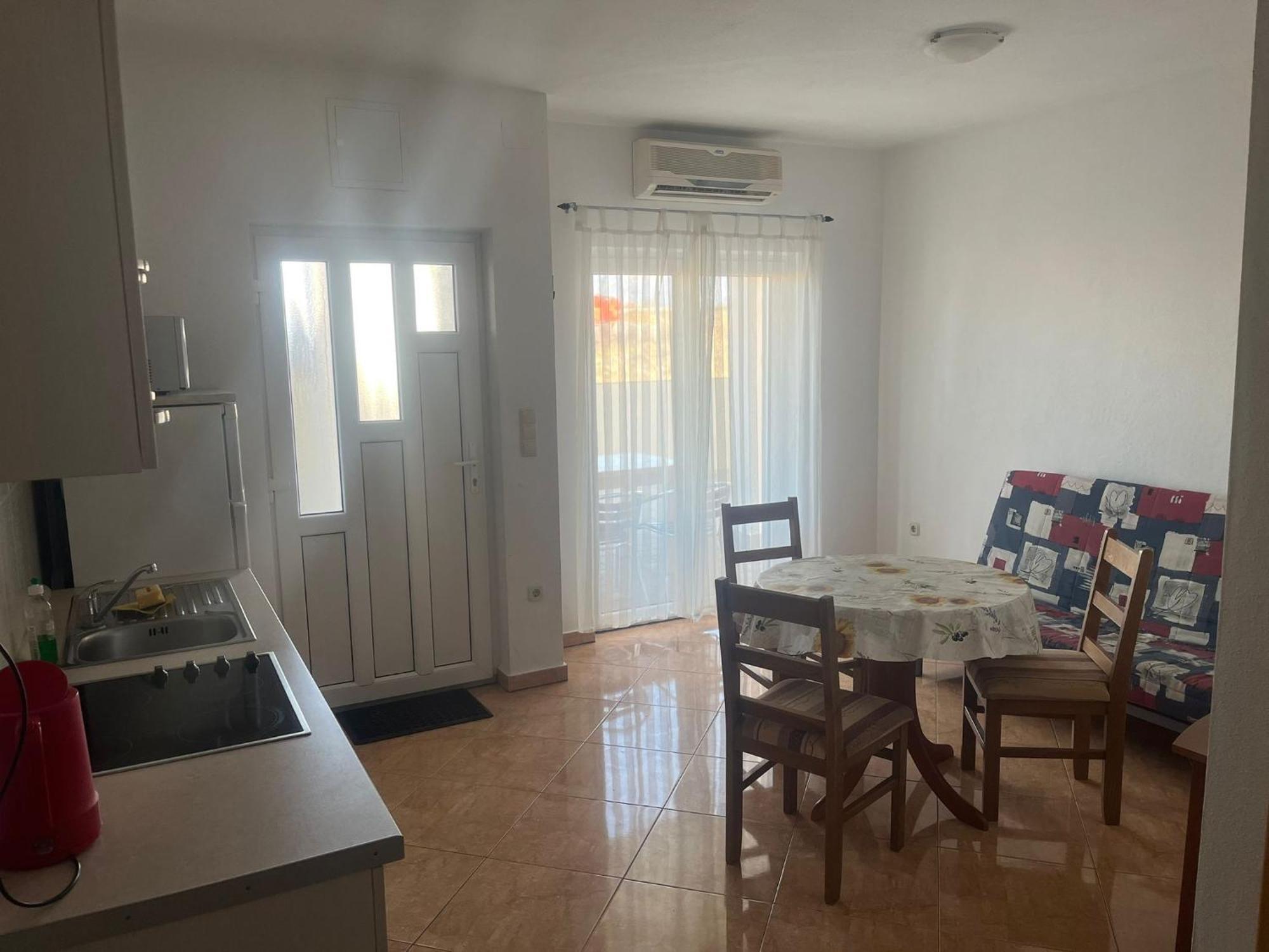 Apartments Iva Povljana Luaran gambar