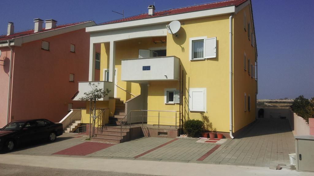 Apartments Iva Povljana Bilik gambar