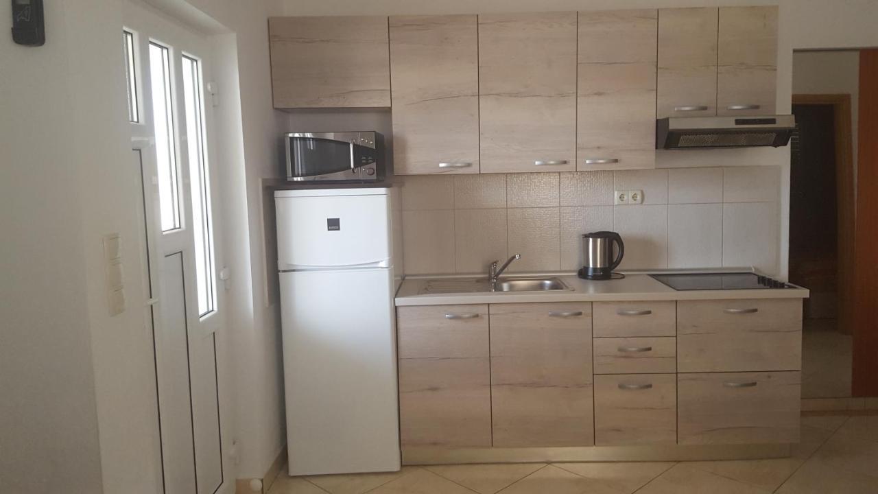 Apartments Iva Povljana Luaran gambar